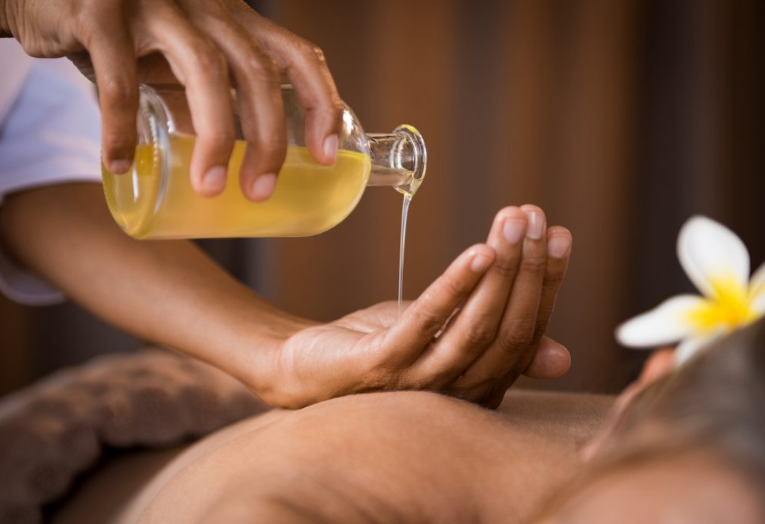 Massage Aroma Tại Nhà