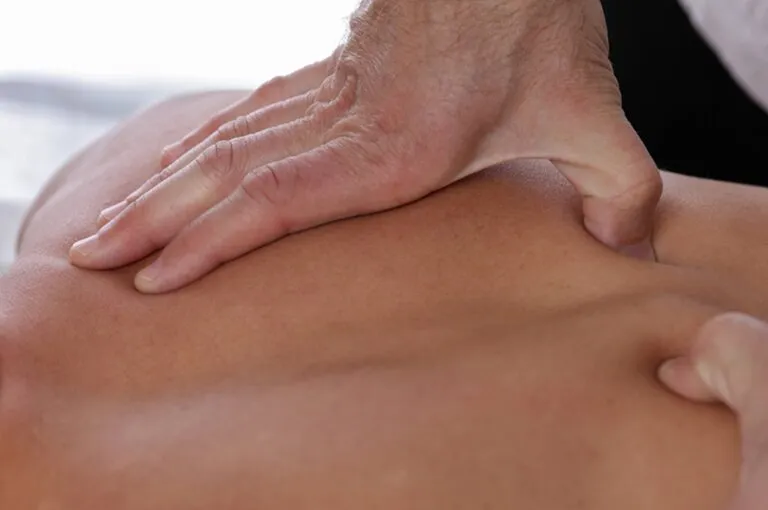 Massage Bấm Huyệt tại nhà